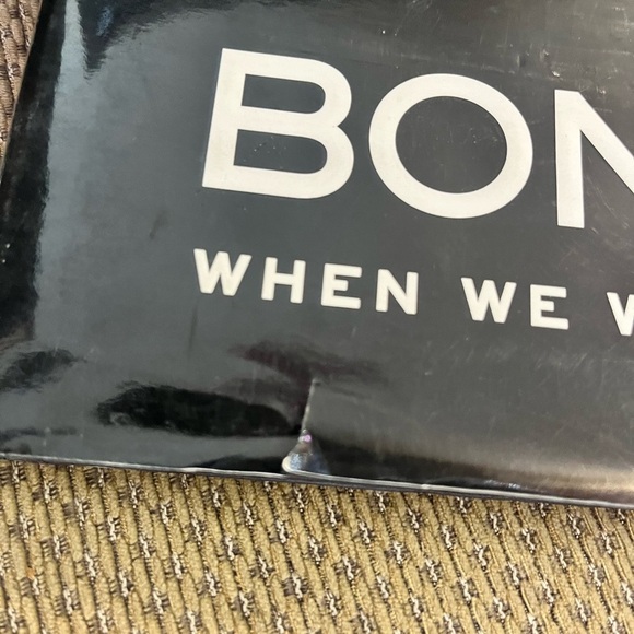 Hardcover Bon Jovi Book! ❄️ 3 for $20 - Picture 4 of 4